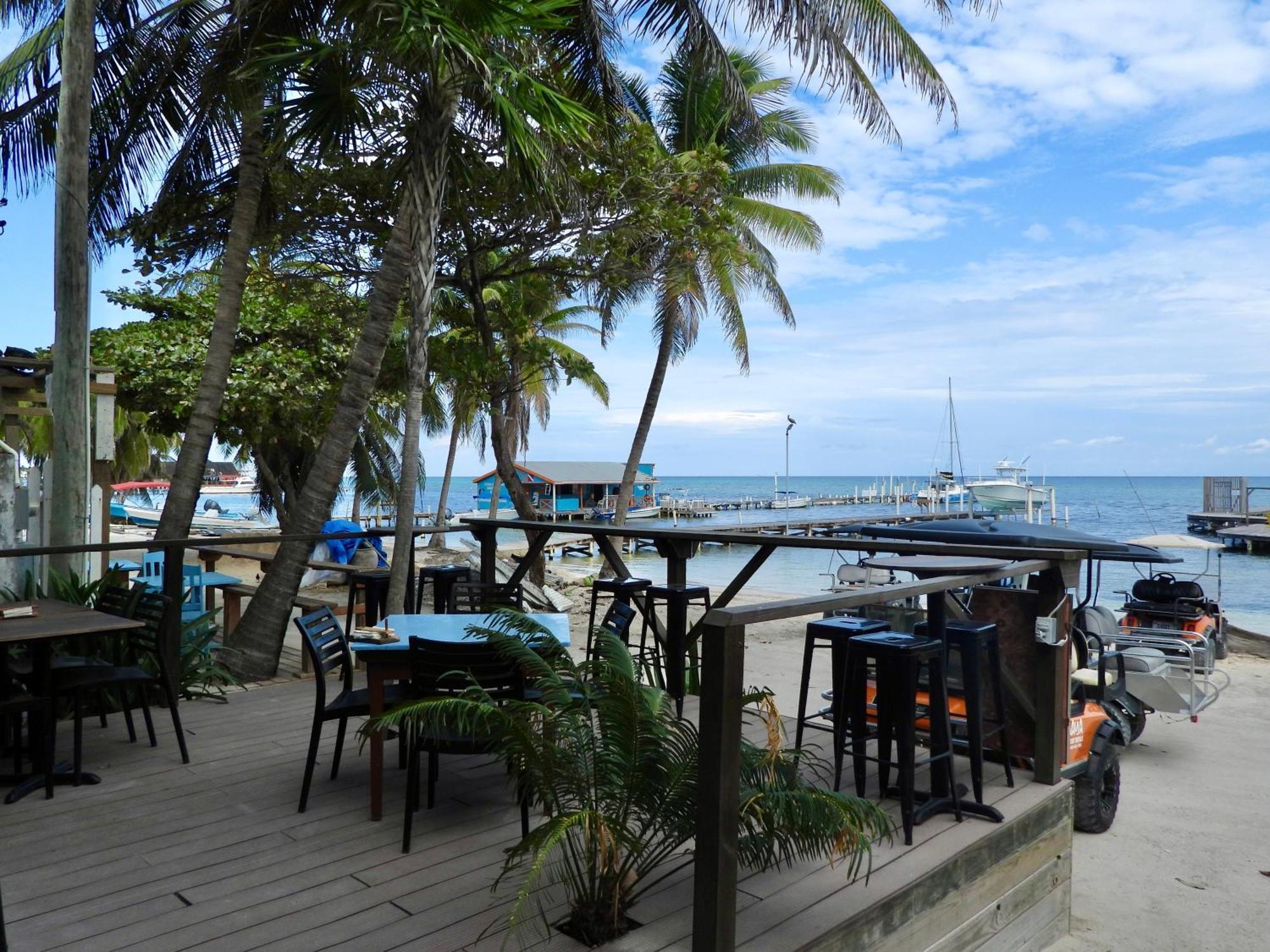 Sandbar Beachfront Hostel & Restaurant San Pedro  Exteriér fotografie