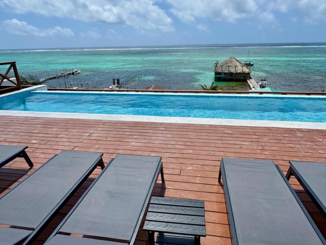 Sandbar Beachfront Hostel & Restaurant San Pedro  Exteriér fotografie