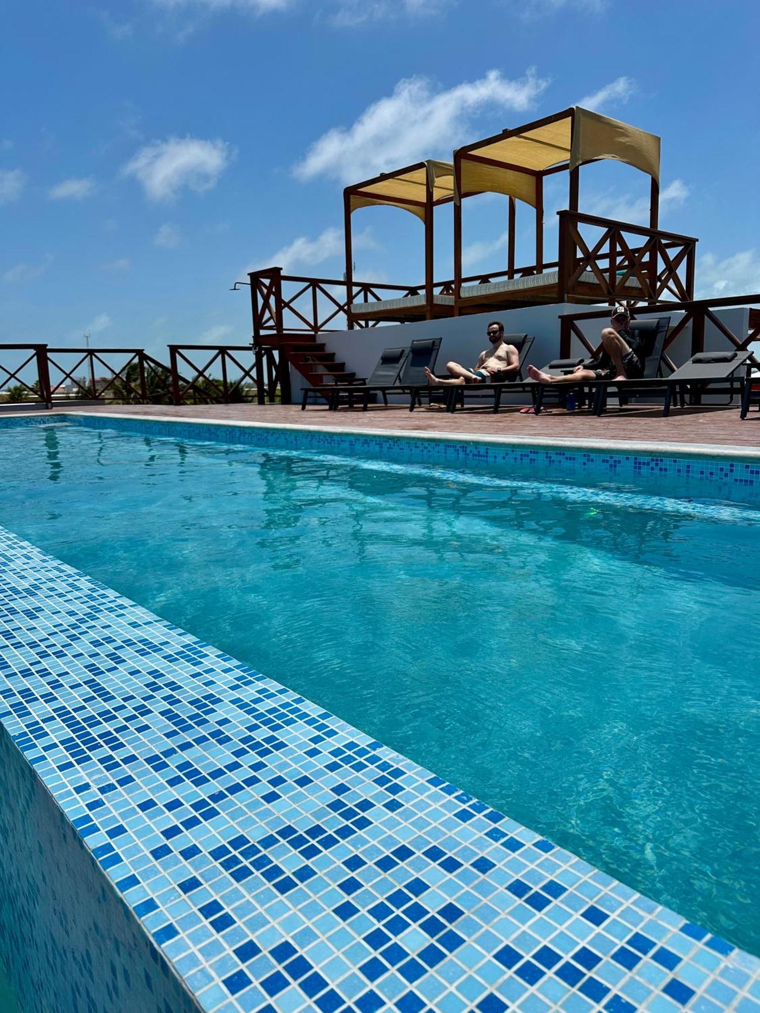Sandbar Beachfront Hostel & Restaurant San Pedro  Exteriér fotografie